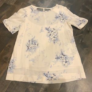 GF size small floral top